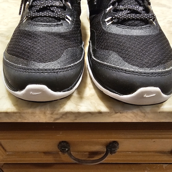 Nike - Picture 4 of 6